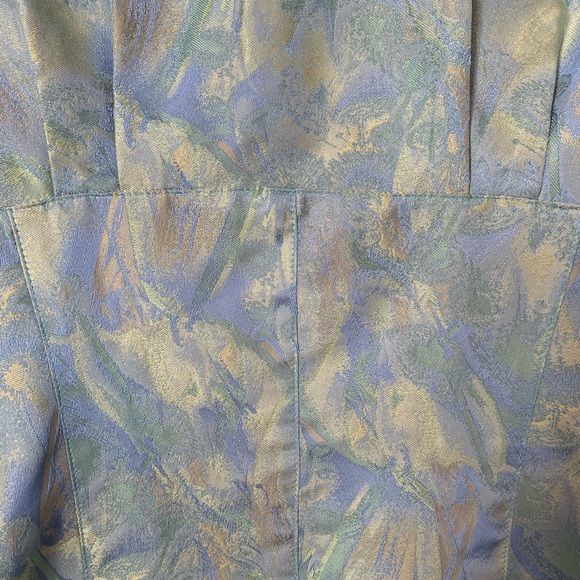 Gorgeous skirt suit. Jacket M skirt L - Picture 9 of 12